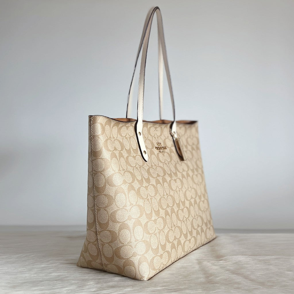 Coach Creamy Leather Monogram Front Logo Carryall Shoulder Bag Like New