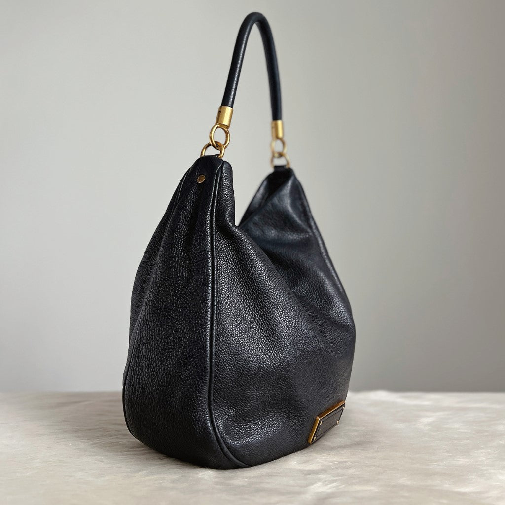 Marc Jacobs Black Leather Front Logo Slouchy 2 Way Shoulder Bag