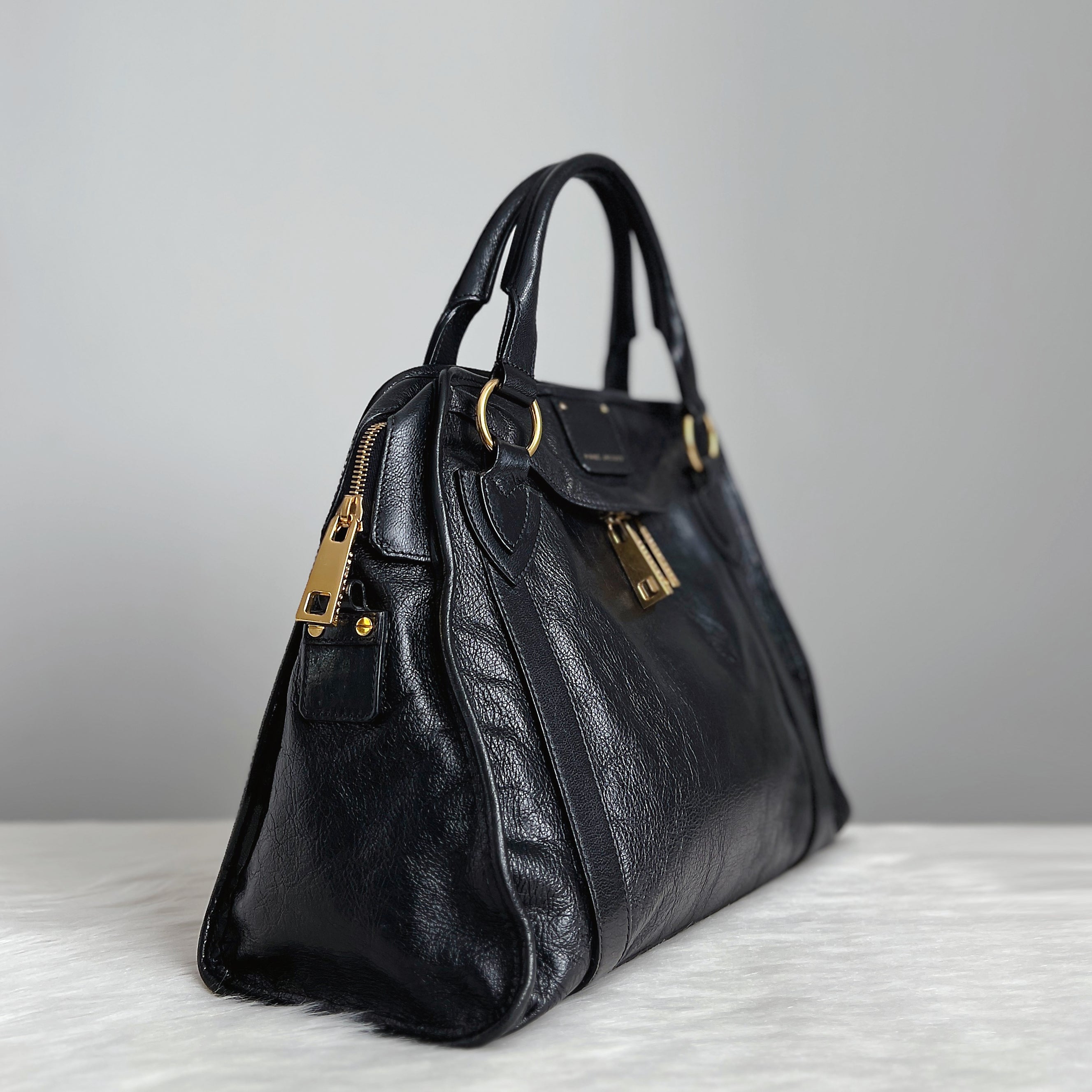 Marc Jacobs Black Leather Front Logo 2 Way Shoulder Bag Excellent