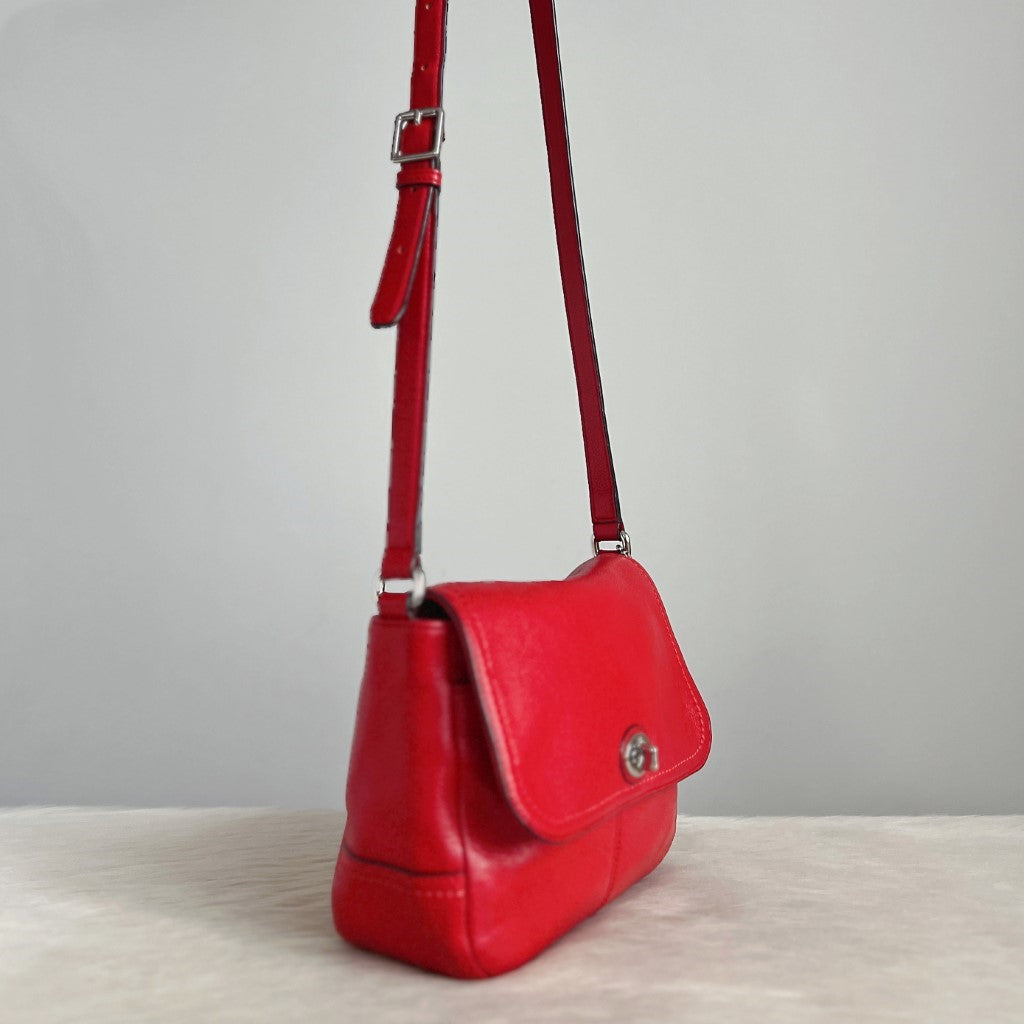 Coach Red Leather Turn Lock Flap Crossbody Shoulder Bag Excellent