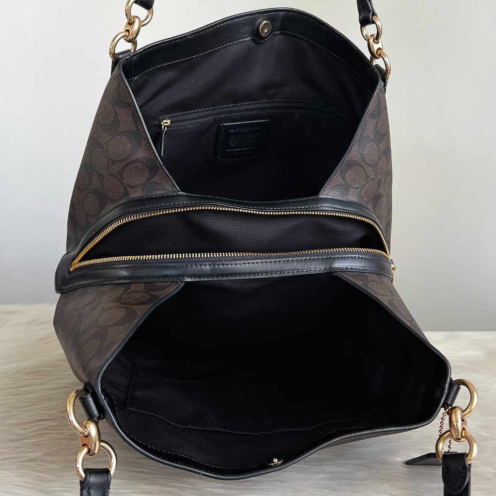 Coach Black Leather Monogram Triple Compartment Shoulder Bag Excellent