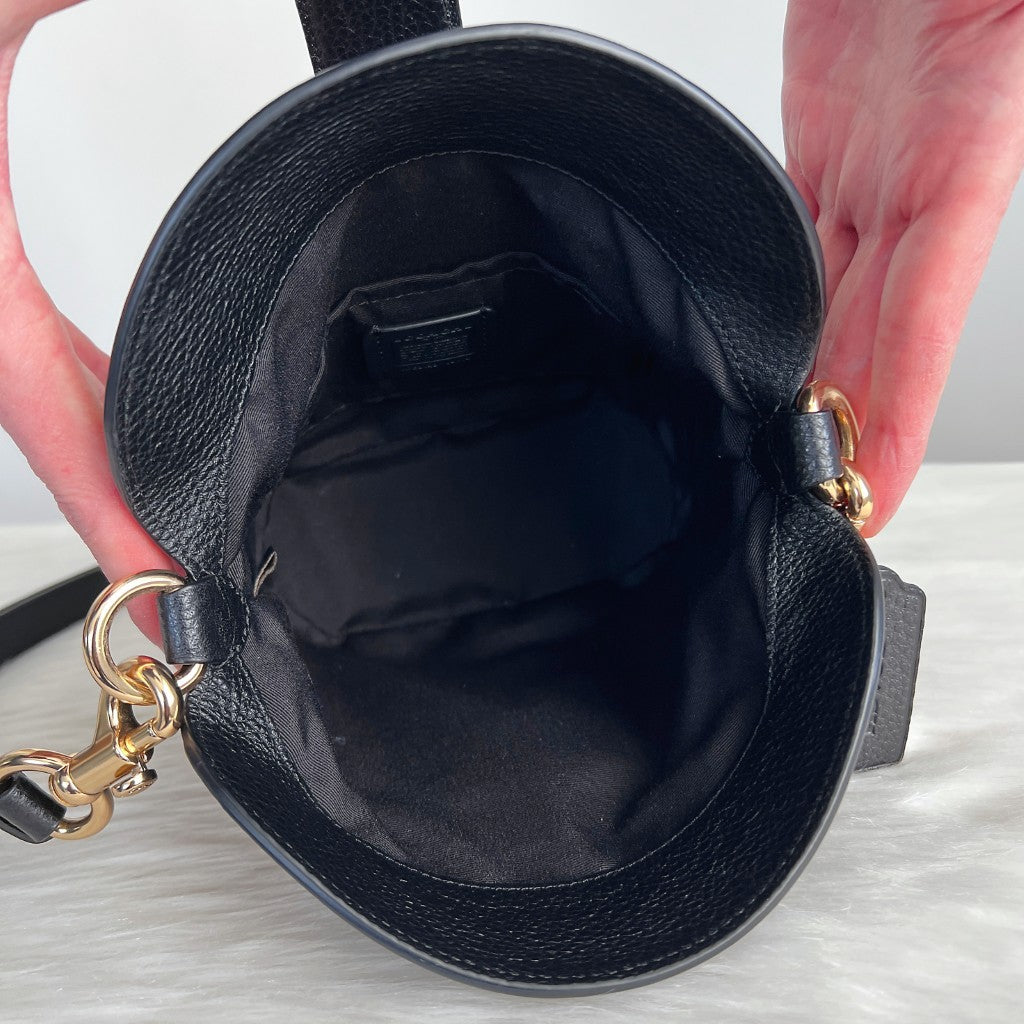 Coach Black Leather Trun Lock Buckle Crossbody Shoulder Bag Like New