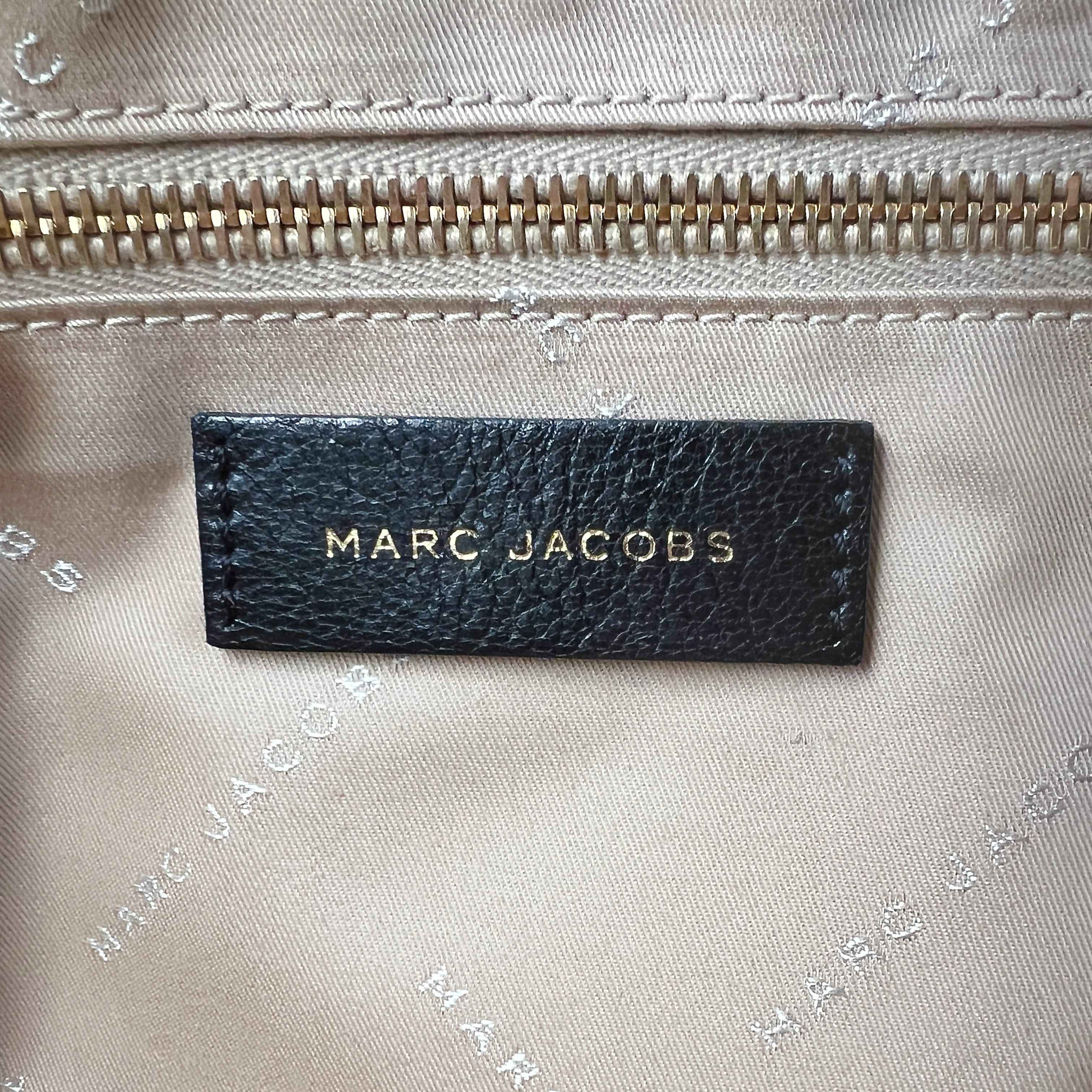 Marc Jacobs Black Leather Front Logo 2 Way Shoulder Bag Excellent