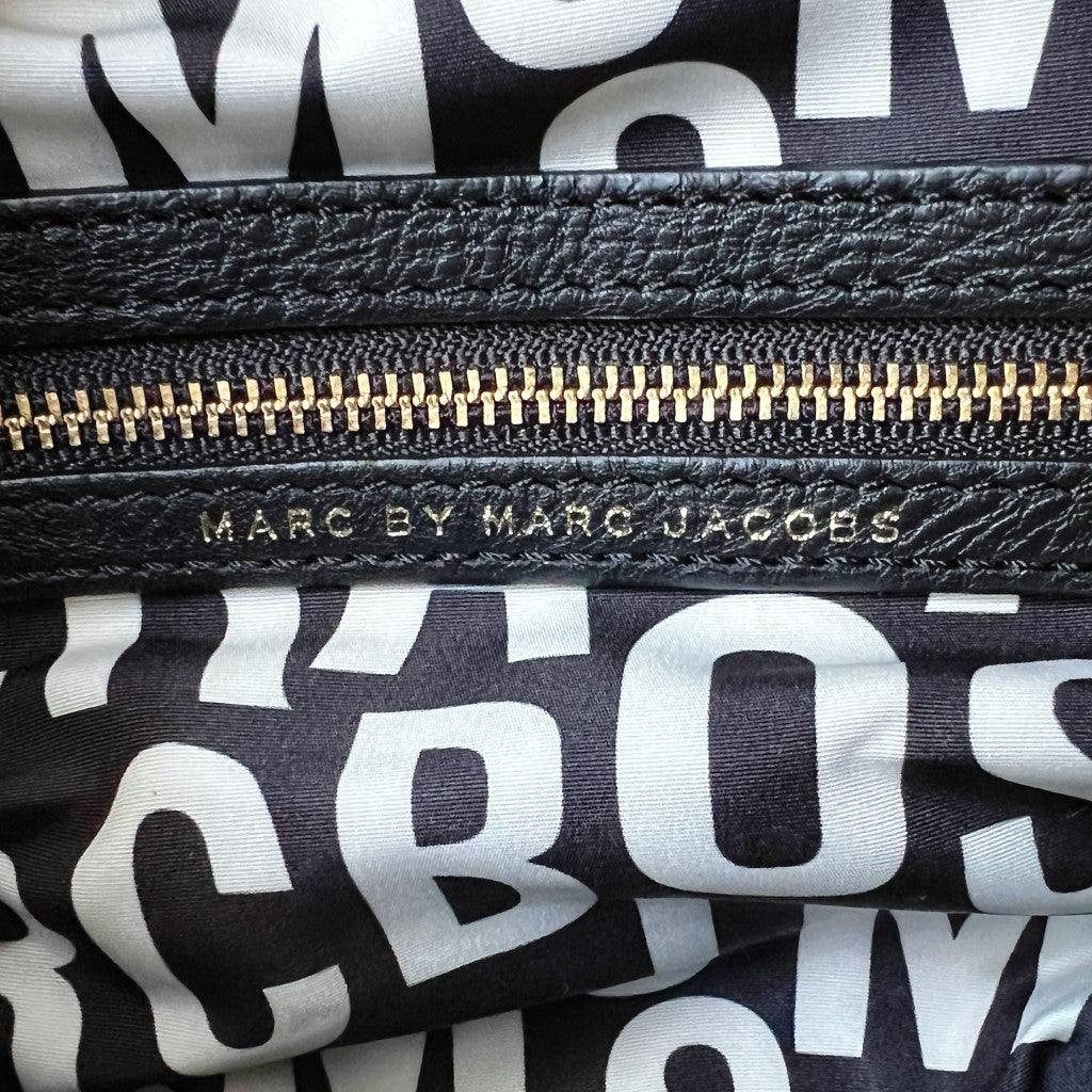 Marc Jacobs Black Leather Front Logo Zip Flap Crossbody Shoulder Bag Excellent