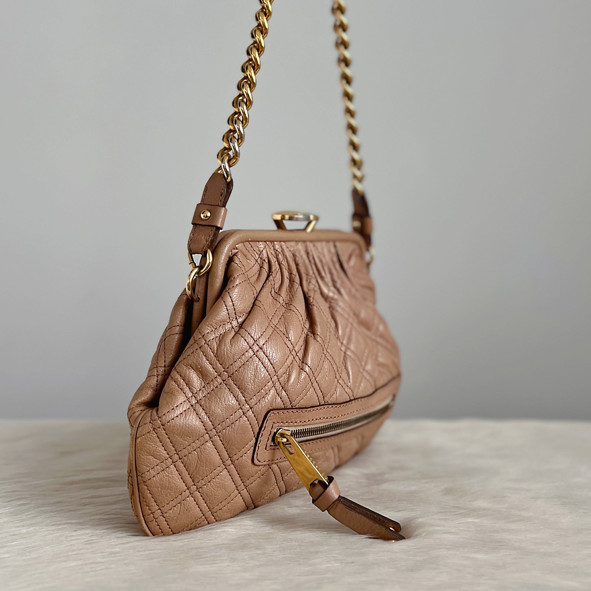 Marc Jacobs Beige Leather Quilted Chain Shoulder Bag