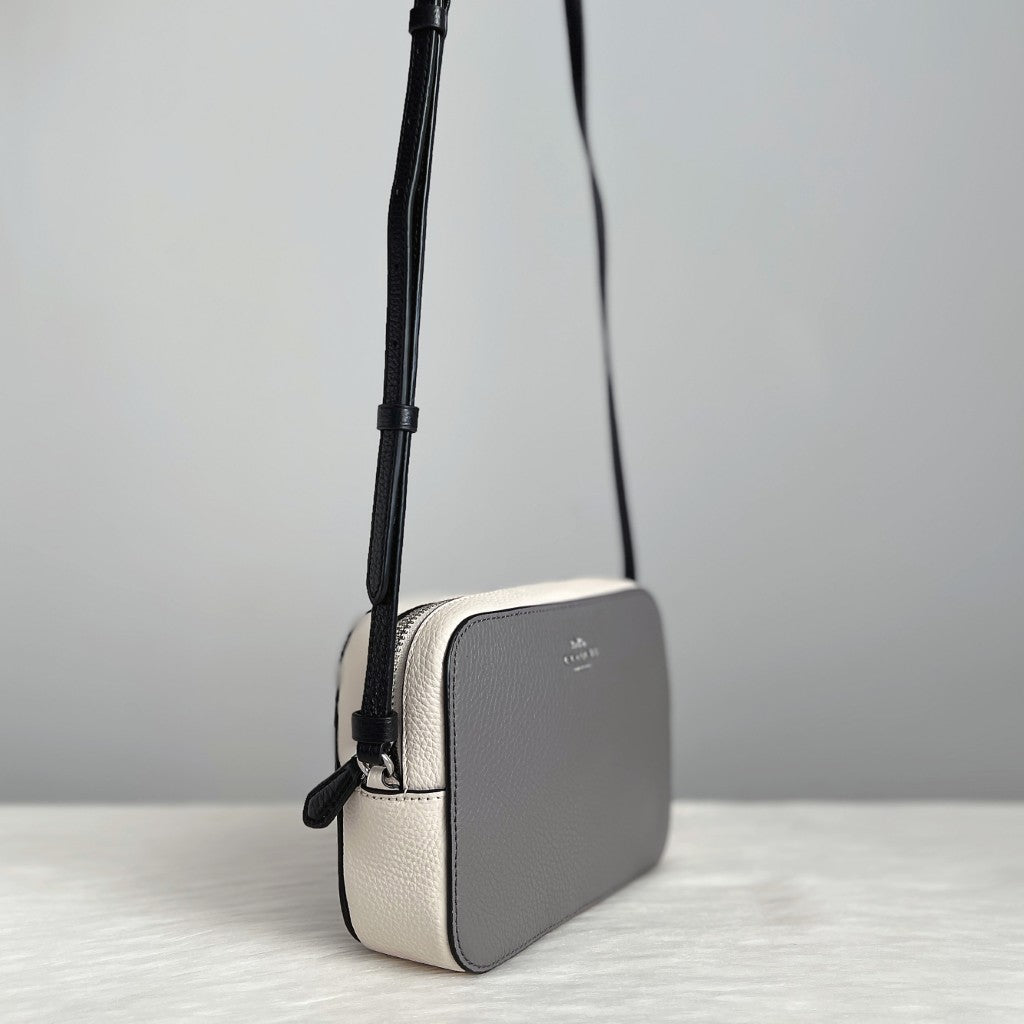 Coach Tri Tone Leather Front Logo Camera Crossbody Shoulder Bag Excellent