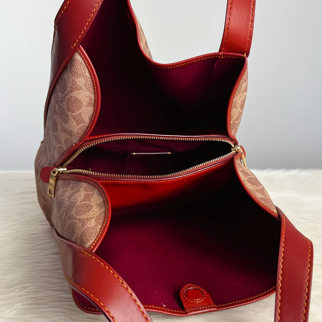 Coach Caramel Leather Monogram Triple Compartment Shoulder Bag Excellent