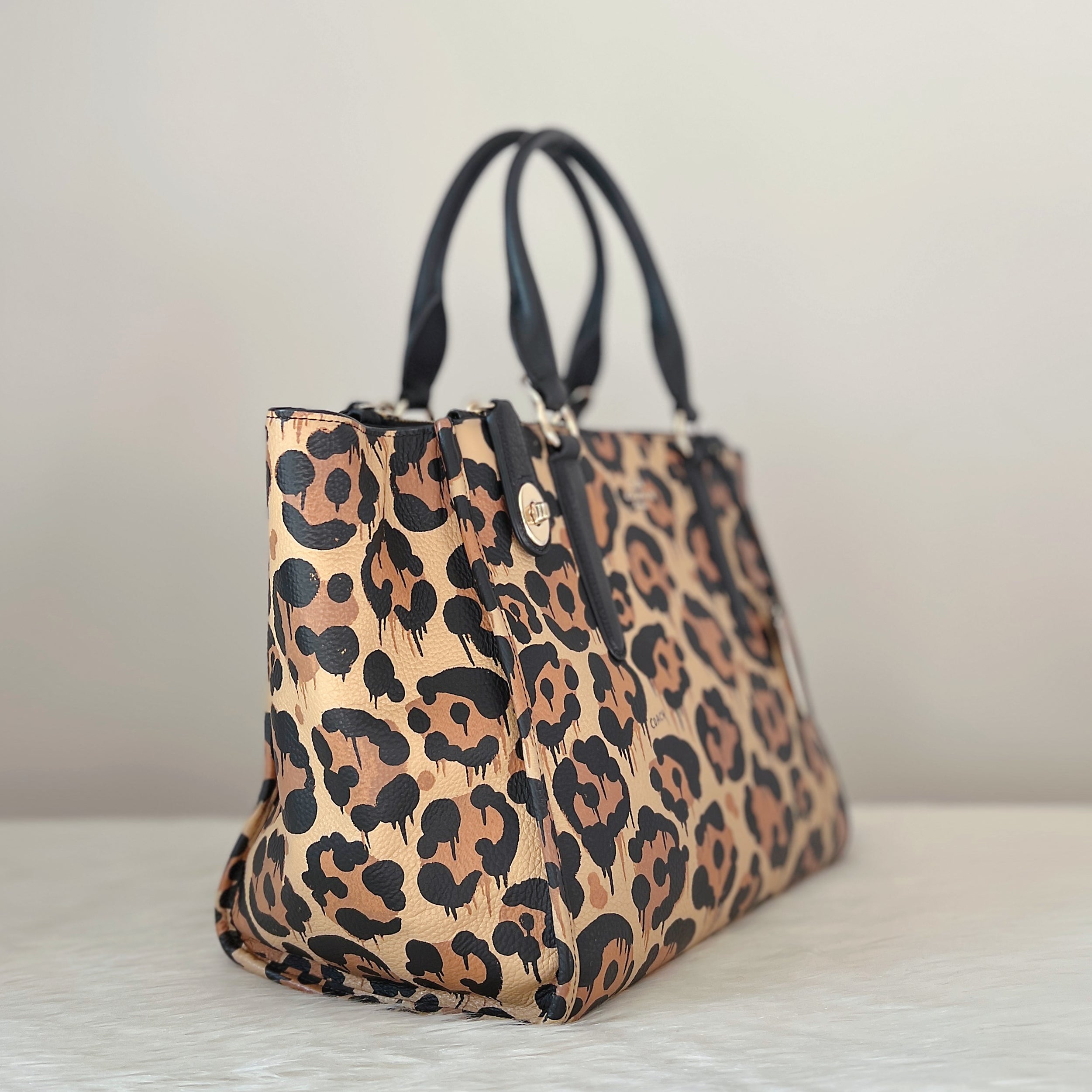 Coach Black Leather Leopard Triple Compartment 2 Way Shoulder Bag Like New