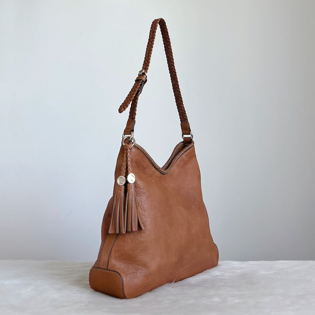 Gucci Caramel Leather Pleated Strap Tassel Charm Shoulder Bag