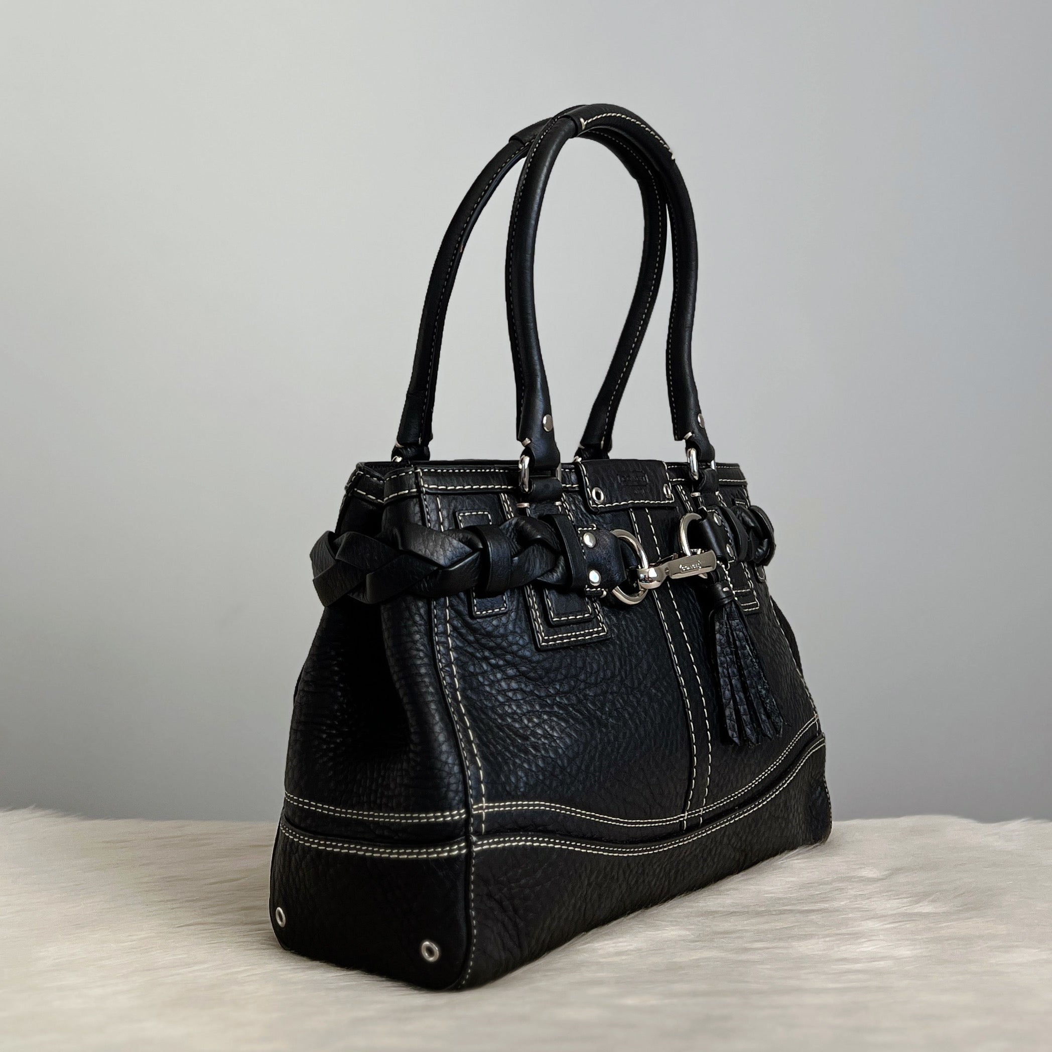 Coach Black Leather Buckle Details Shoulder Bag