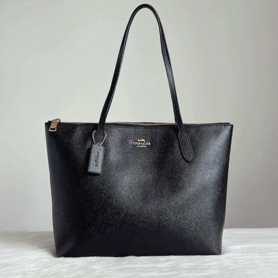 Coach Black Leather Front Logo Carryall Shoulder Bag Like New