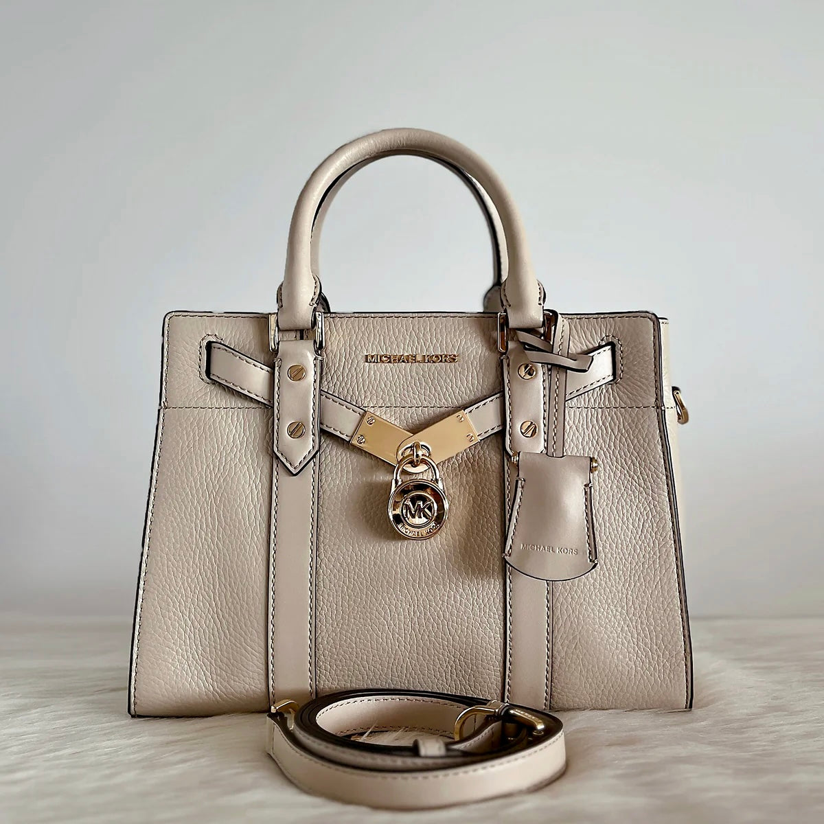 Michael Kors Light Taupe Leather Front Lock Detail 2 Way Shoulder Bag Like New