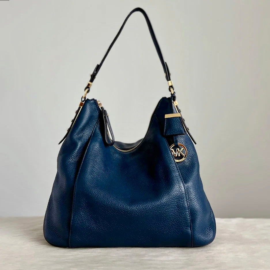 Michael Kors Navy Leather MK Charm Slouchy Shoulder Bag Excellent