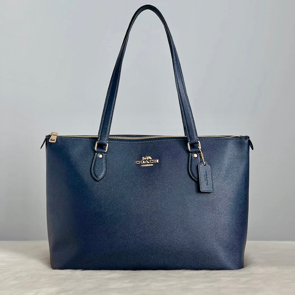 Coach Navy Leather Front Logo Carryall Career Shoulder Bag Like New
