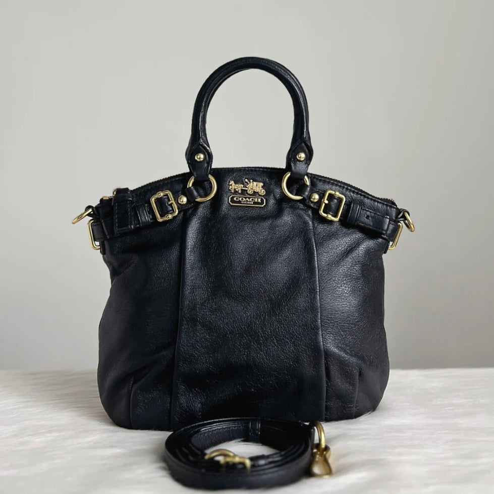 Coach Black Leather Double Buckle 2 Way Shoulder Bag Like New