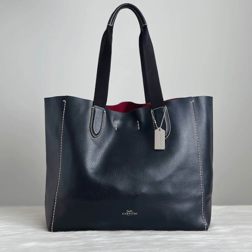 Coach Black Leather Front Logo Large Shoulder Bag Excellent