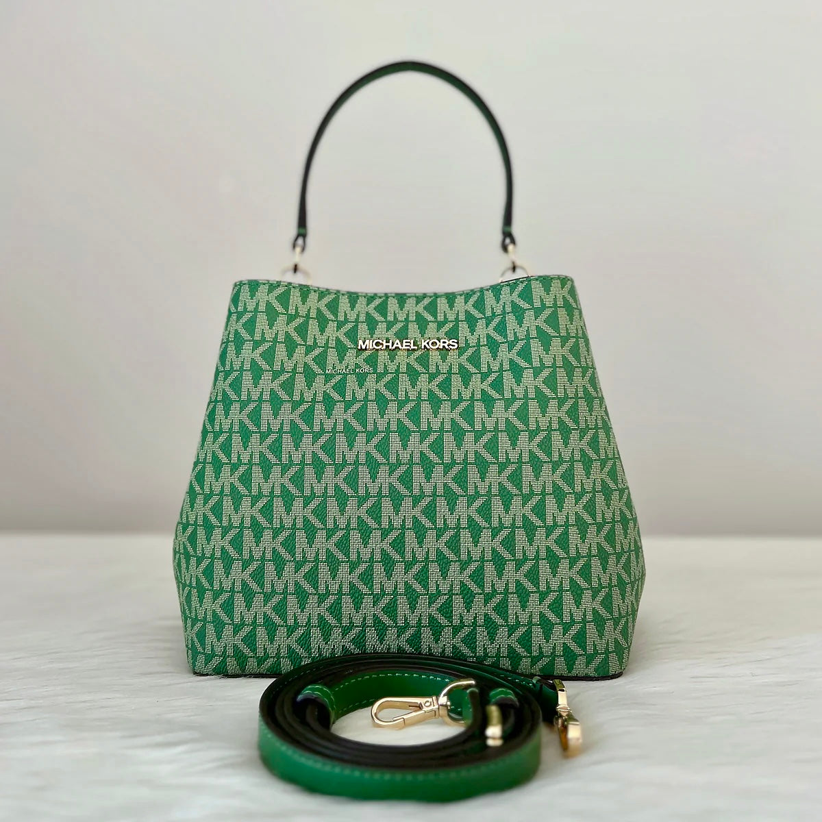 Michael Kors Green Leather Monogram Bucket 2 Way Shoulder Bag Like New