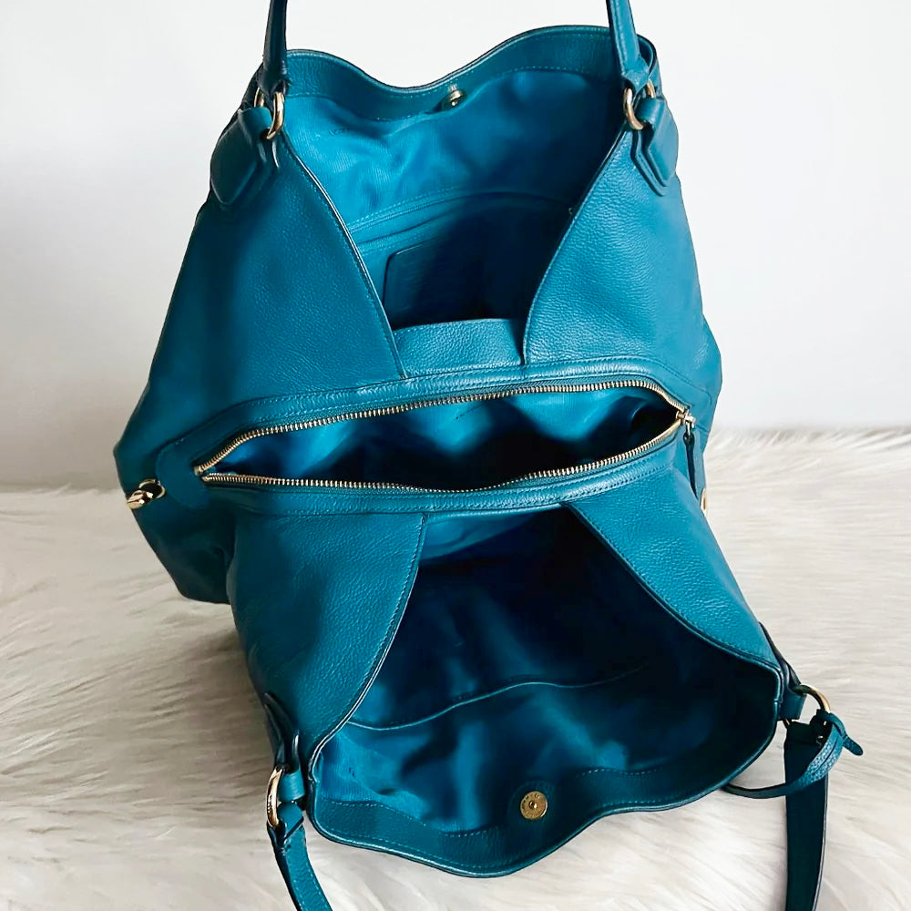 Coach Teal Leather Front Logo Triple Compartment Shoulder Bag Like New