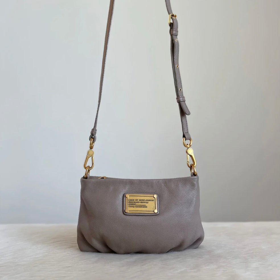 Marc Jacobs Taupe Leather Small Crossbody Shoulder Bag Excellent