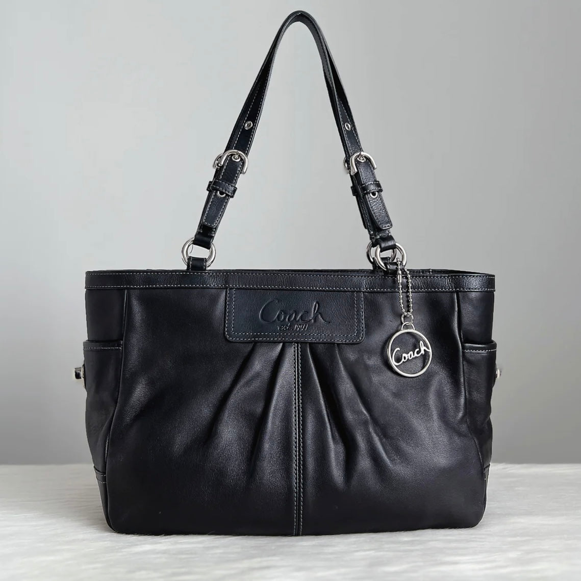 Coach Black Leather Front Logo Carryall Shoulder Bag Excellent