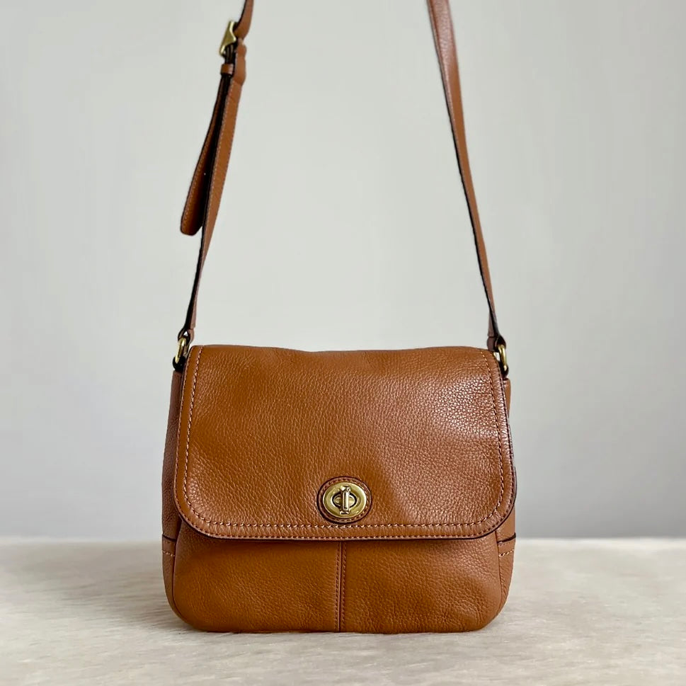 Coach Caramel Leather Turn Lock Crossbody Shoulder Bag Excellent