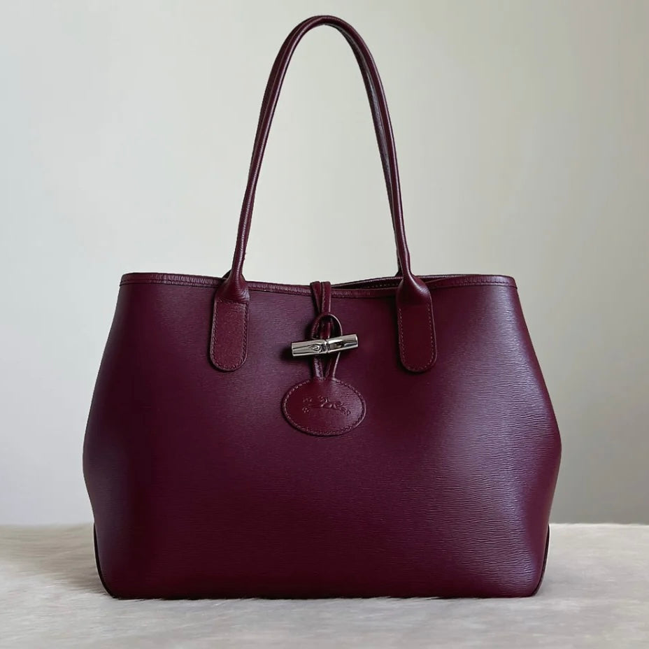 Longchamp Burgundy Leather Front Buckle Career Shoulder Bag Like New