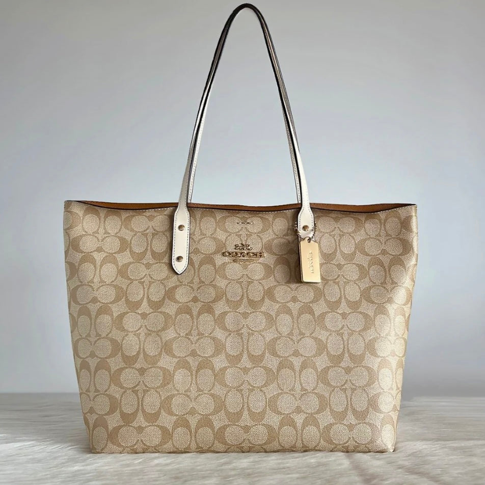 Coach Creamy Leather Monogram Front Logo Carryall Shoulder Bag Like New