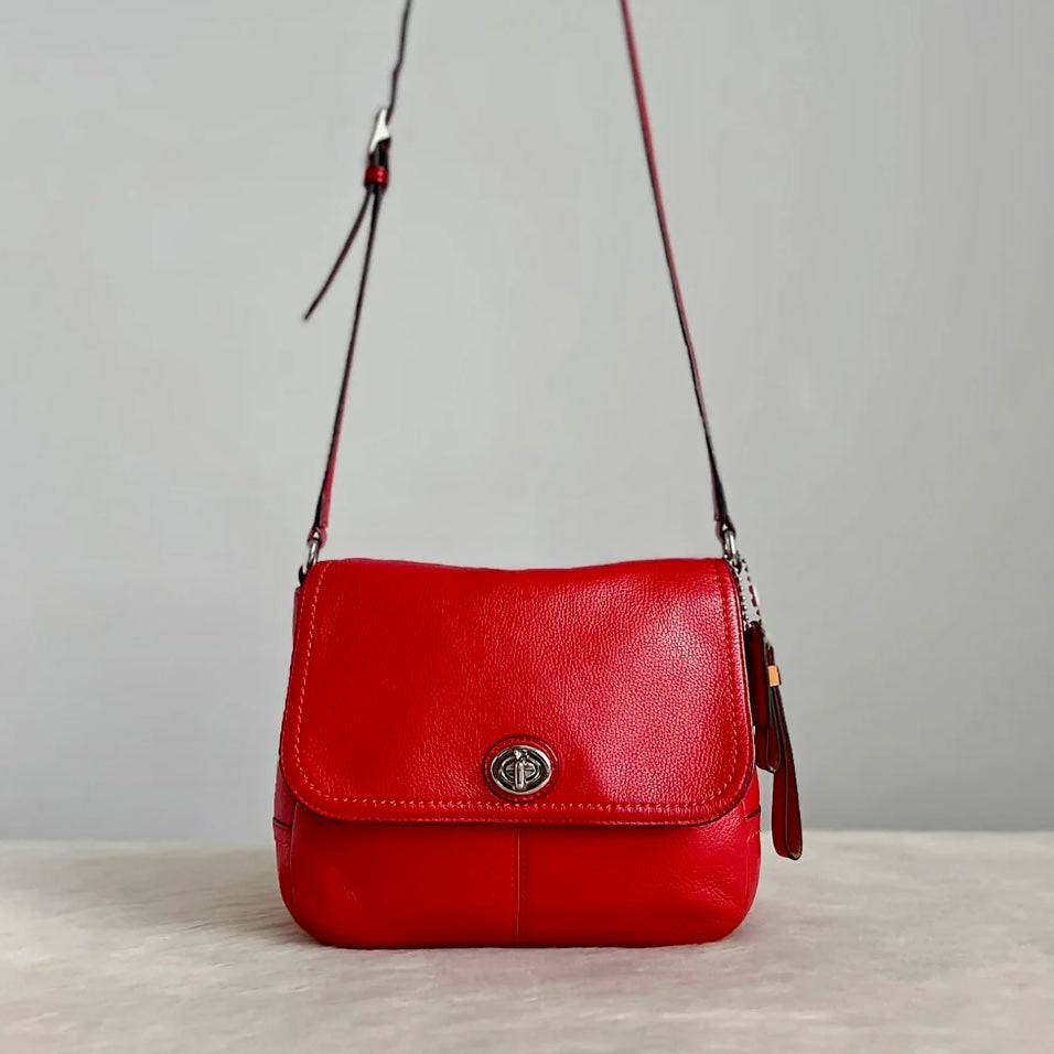 Coach Red Leather Turn Lock Flap Crossbody Shoulder Bag Excellent