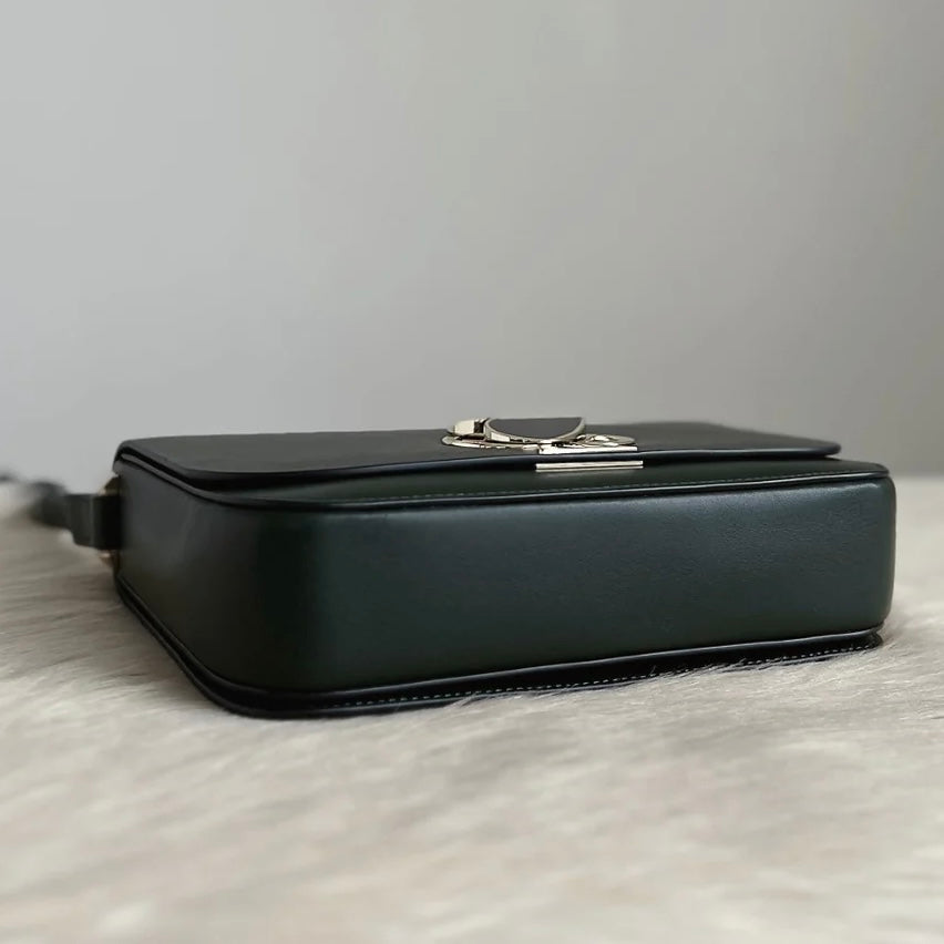Kate Spade Dark Green Leather Heart Trun Lock Crossbody Shoulder Bag Excellent