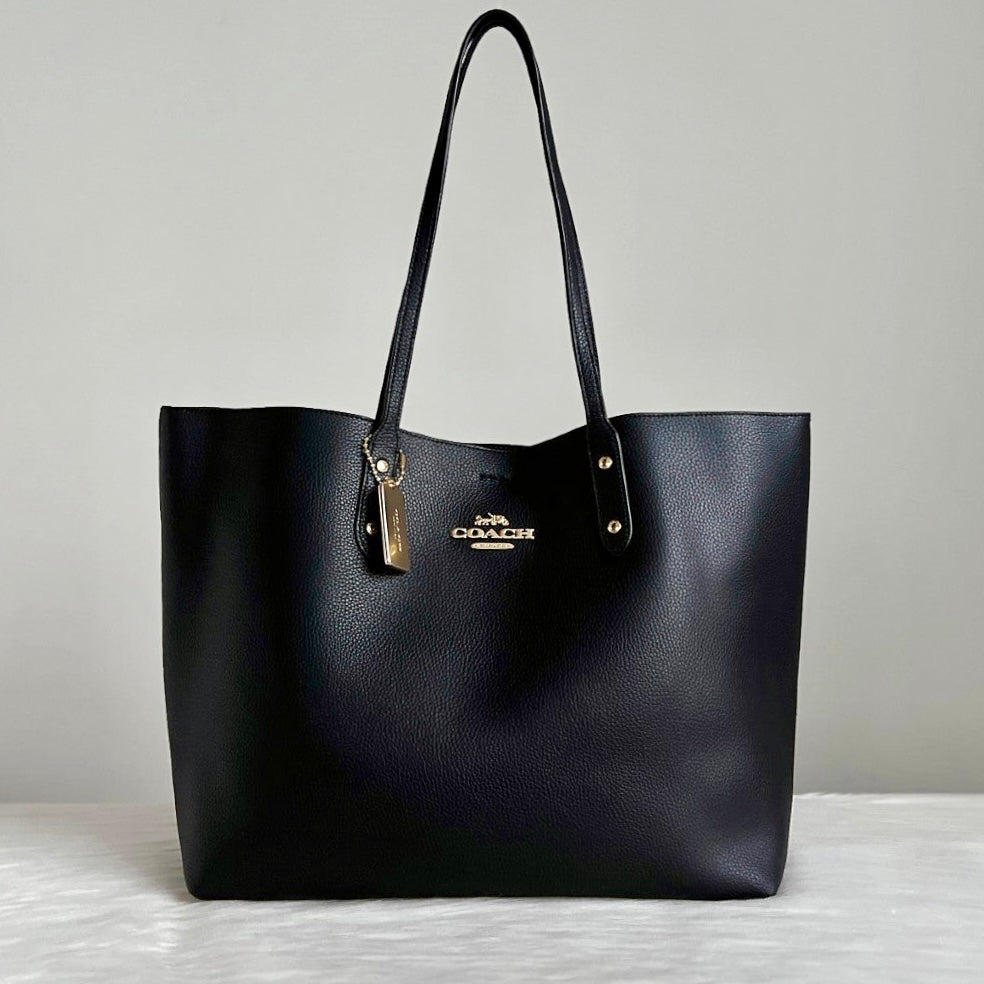 Coach Black Leather Front Logo Large Carryall Shoulder Bag Like New