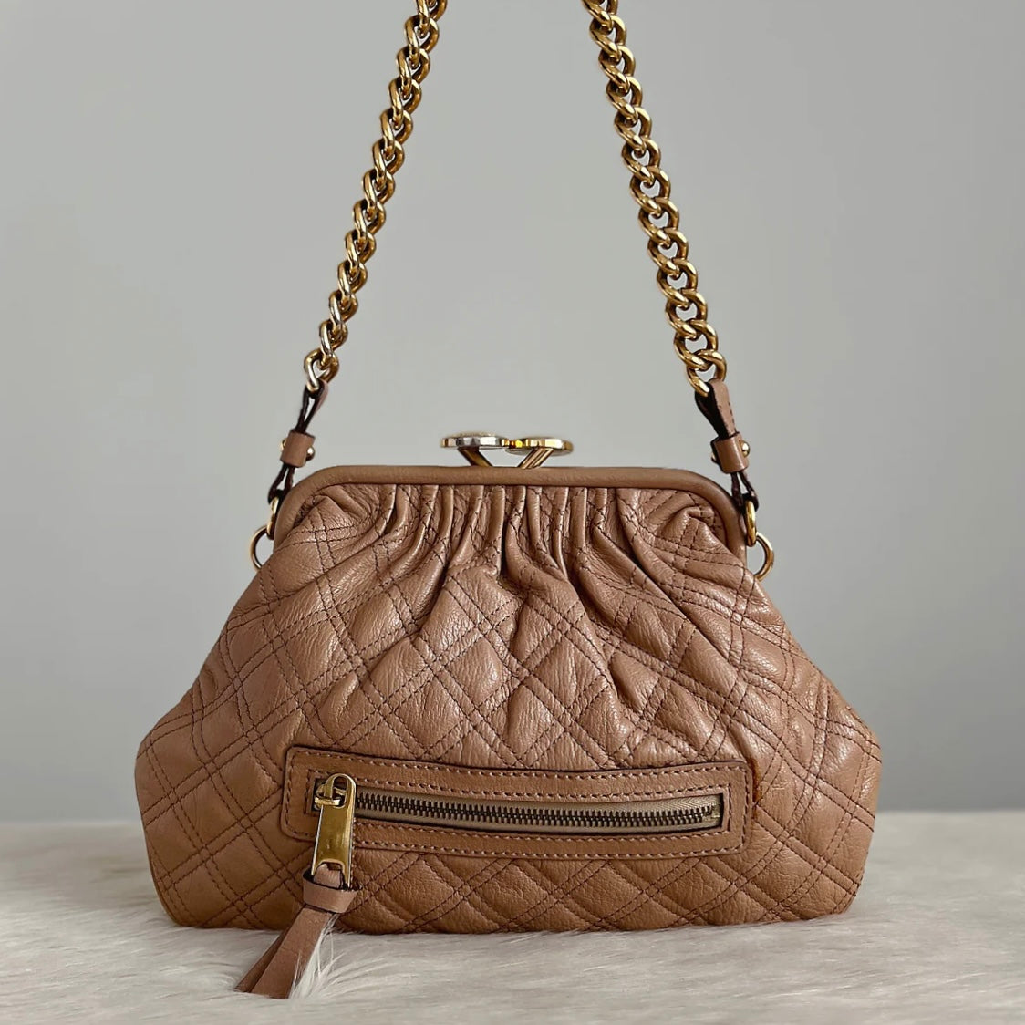 Marc Jacobs Beige Leather Quilted Chain Shoulder Bag