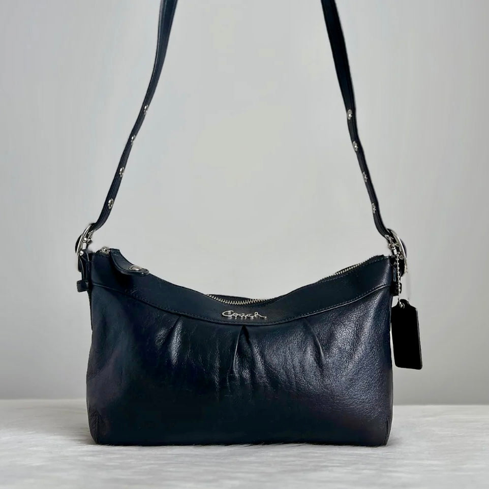 Coach Black Leather Front Logo Crossbody Shoulder Bag Excellent