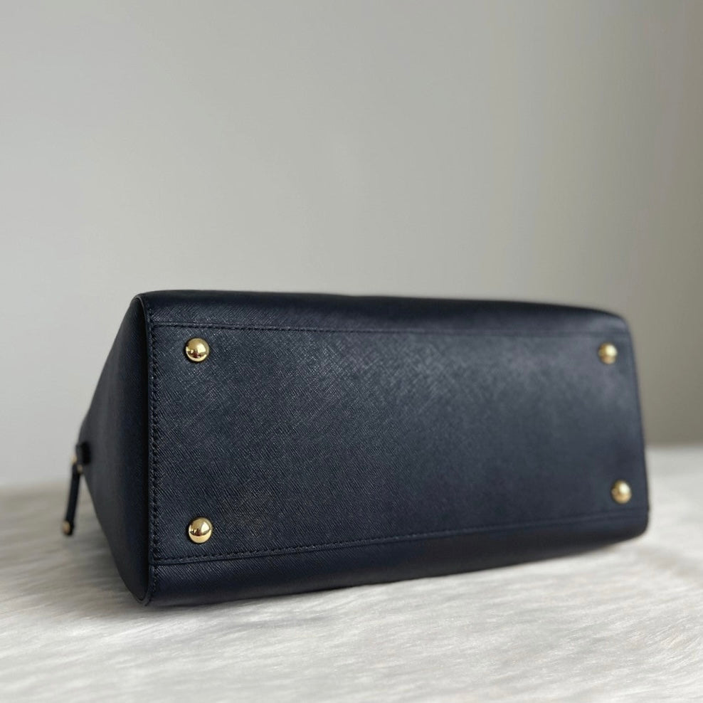 Michael Kors Black Leather Front Logo Career 2 Way Shoulder Bag Like New