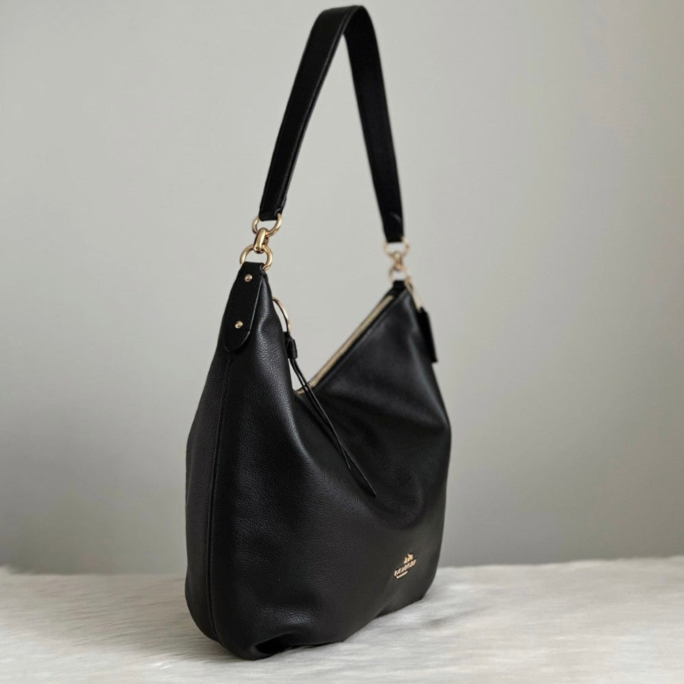 Coach Black Leather Slouchy Front Logo Shoulder Bag Like New